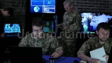 安保服务，经验丰富的将军和集团军事信息技术